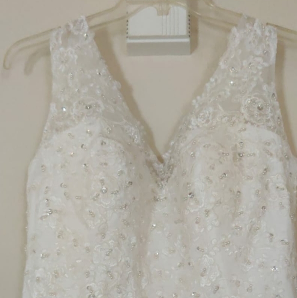 SOLD...Wedding Gown - Picture 2 of 4